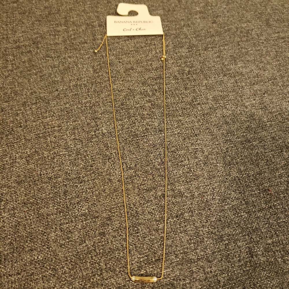 Banana Republic adjustable pearl bar necklace